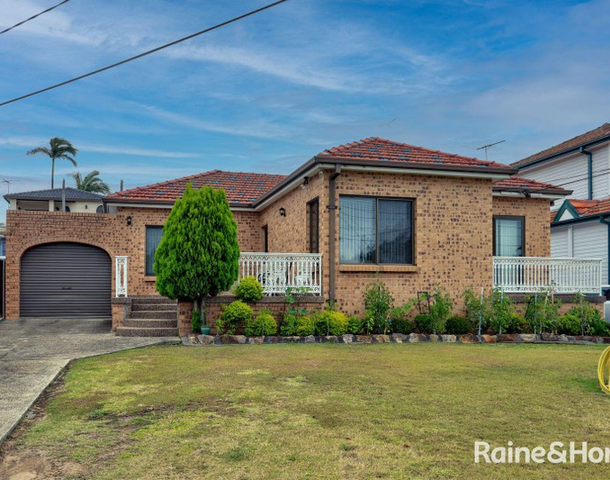 12 Lynwen Crescent, Banksia NSW 2216