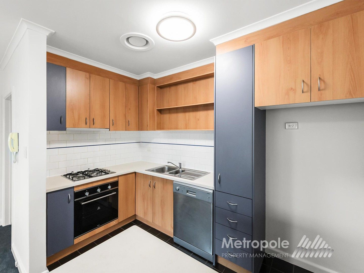 1 bedrooms Apartment / Unit / Flat in 5/7 Ross Street ELSTERNWICK VIC, 3185