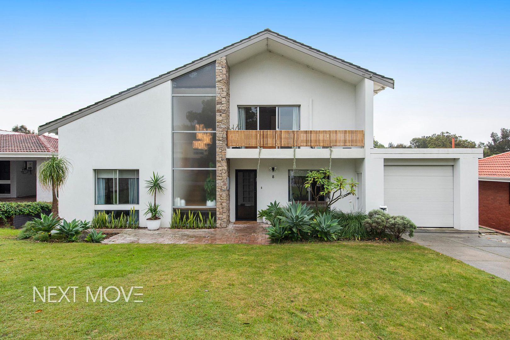 4 bedrooms House in 8 Siddons Way BOORAGOON WA, 6154