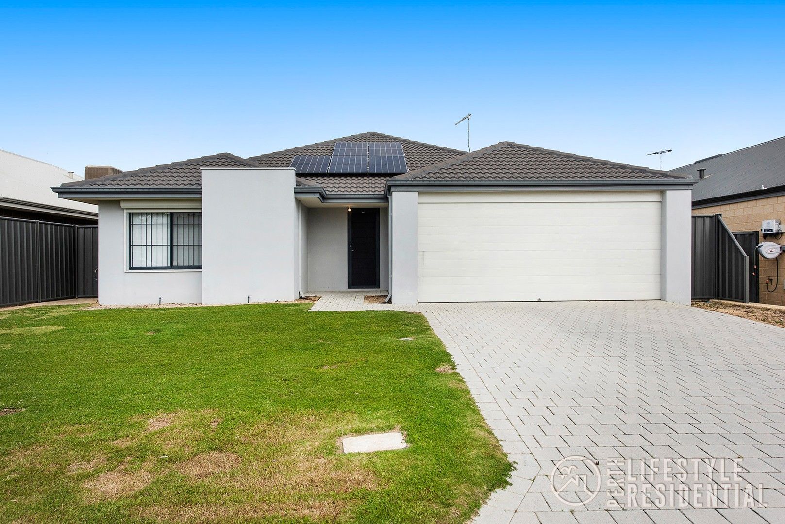 4 bedrooms House in 16 Brassie Terrace YANCHEP WA, 6035