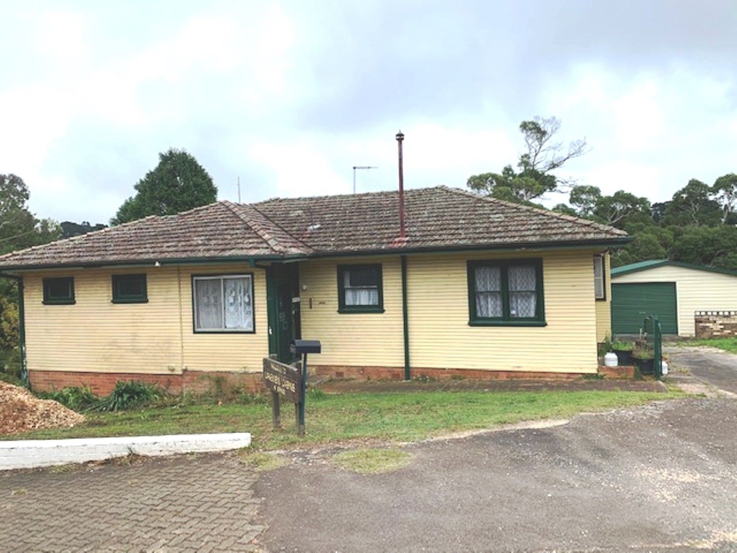 63 Prince Edward Street, Blackheath NSW 2785 House For Rent 550