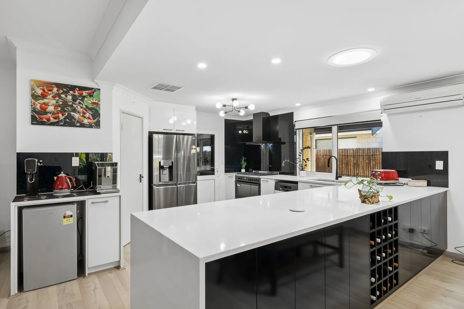 10 Pirianda Way, Aveley WA 6069