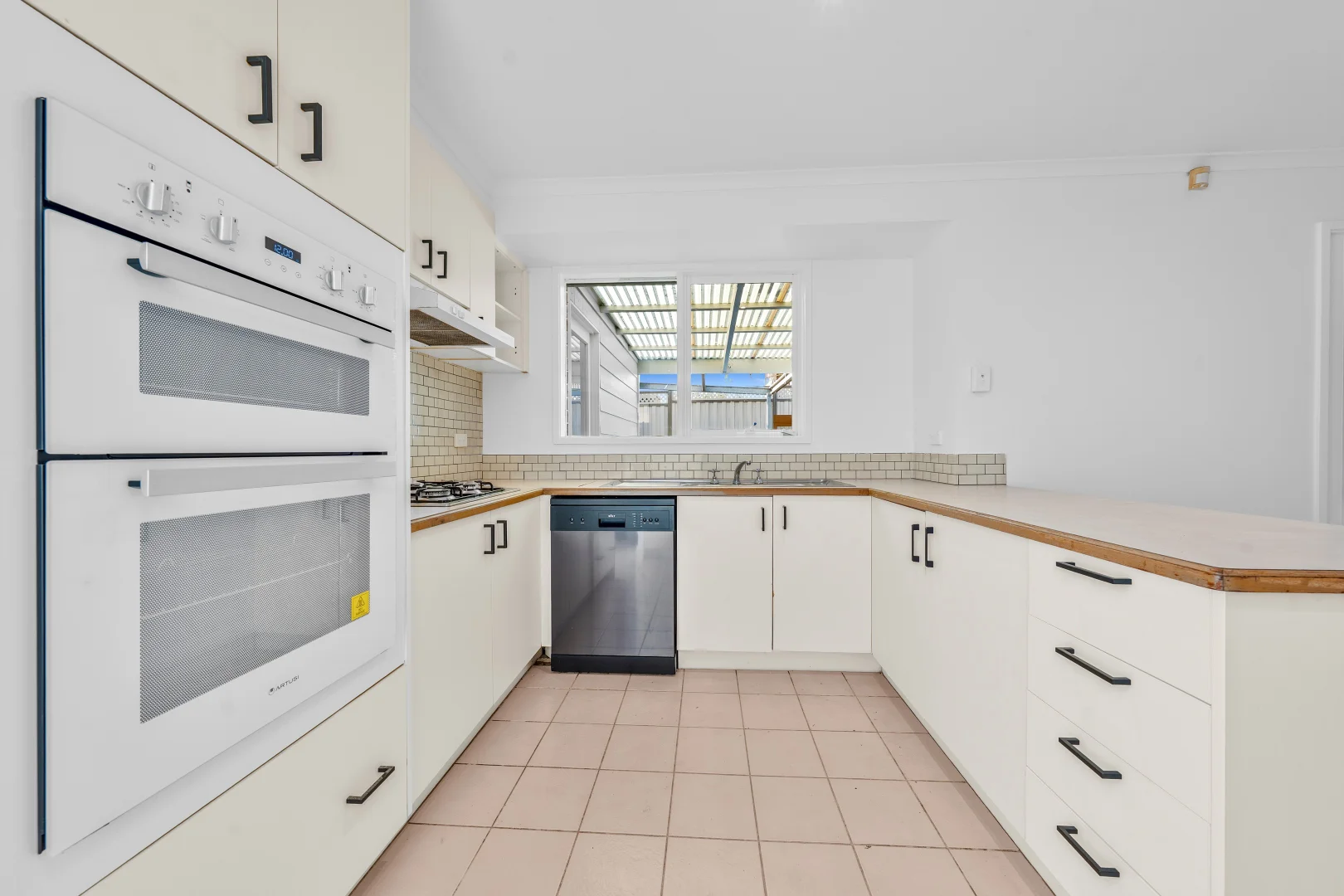 Additional image 4 of 2 Cottswold Avenue, Narre Warren VIC 3805