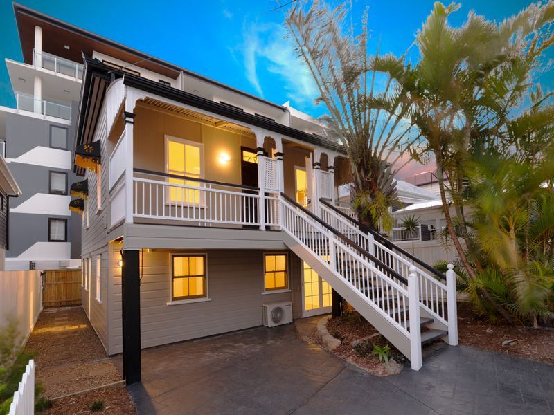 4 bedrooms House in 49 Grantson Street WINDSOR QLD, 4030