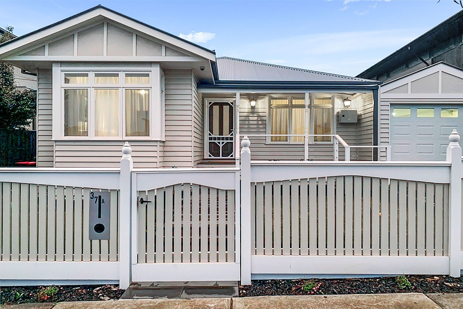 4 bedrooms House in 37A Deakin Street ESSENDON VIC, 3040