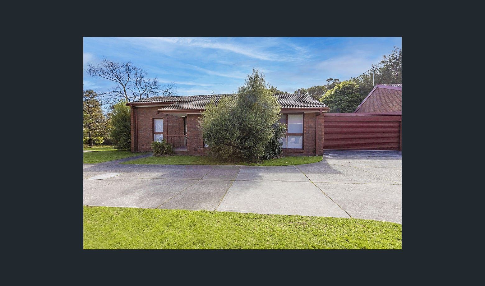 2 bedrooms House in 1/11-13 Deane Street FRANKSTON VIC, 3199