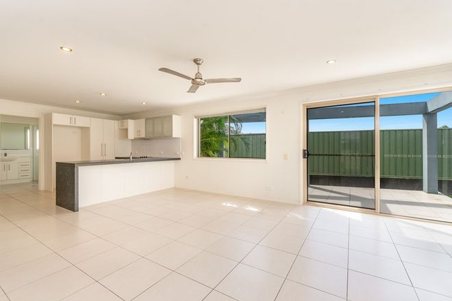 Picture of 4/32 Park Avenue, YAMBA NSW 2464