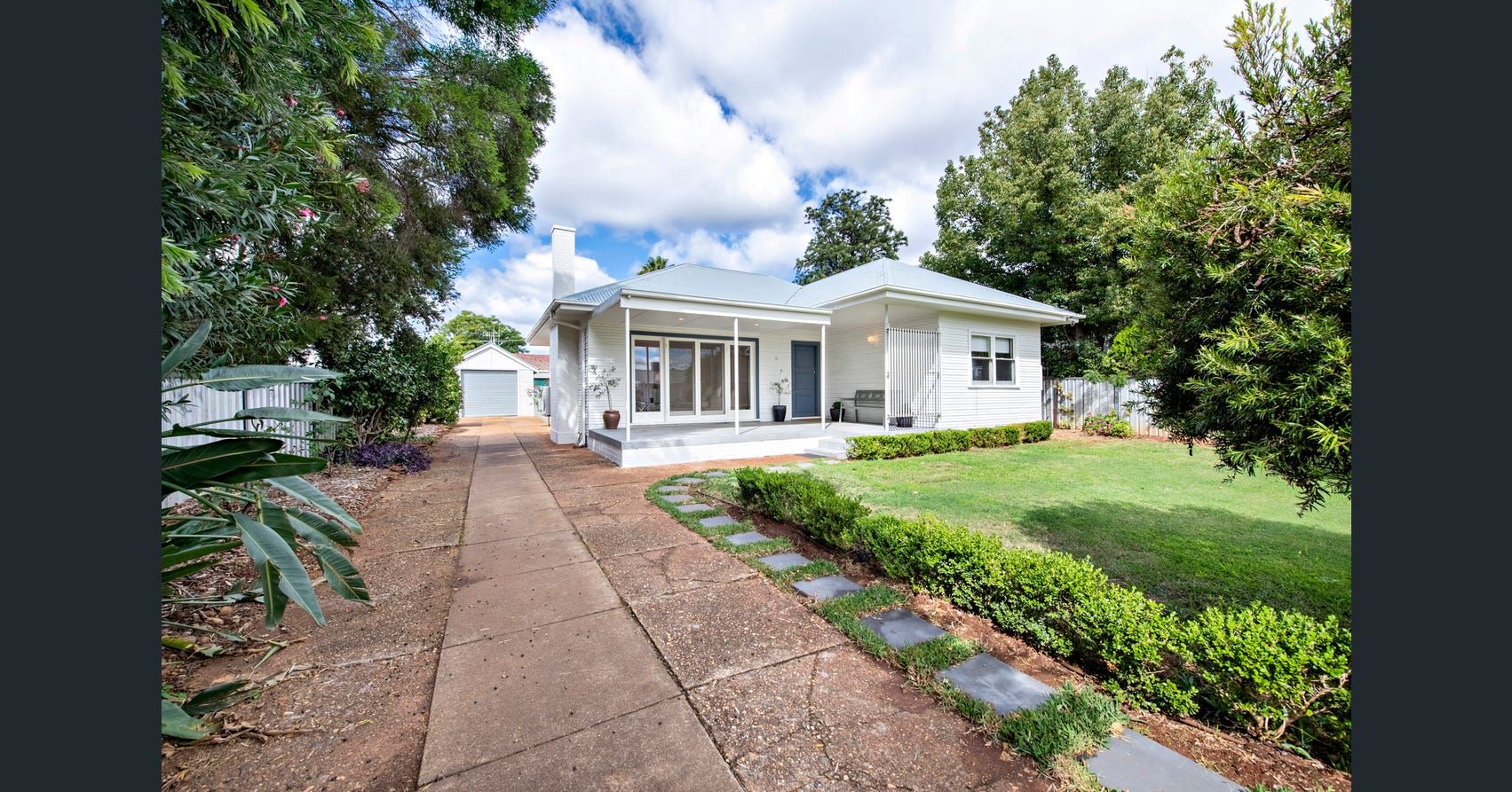 2 bedrooms House in 10 Trelanvean Street DUBBO NSW, 2830