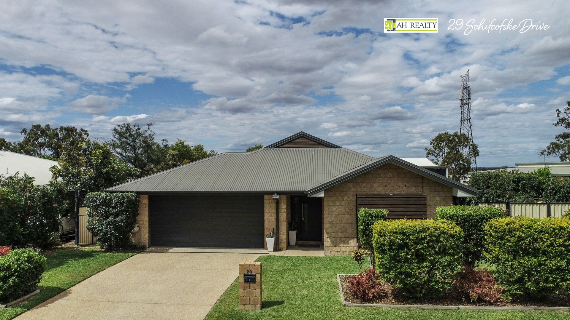 4 bedrooms House in 29 Schifcofske Drive MORANBAH QLD, 4744