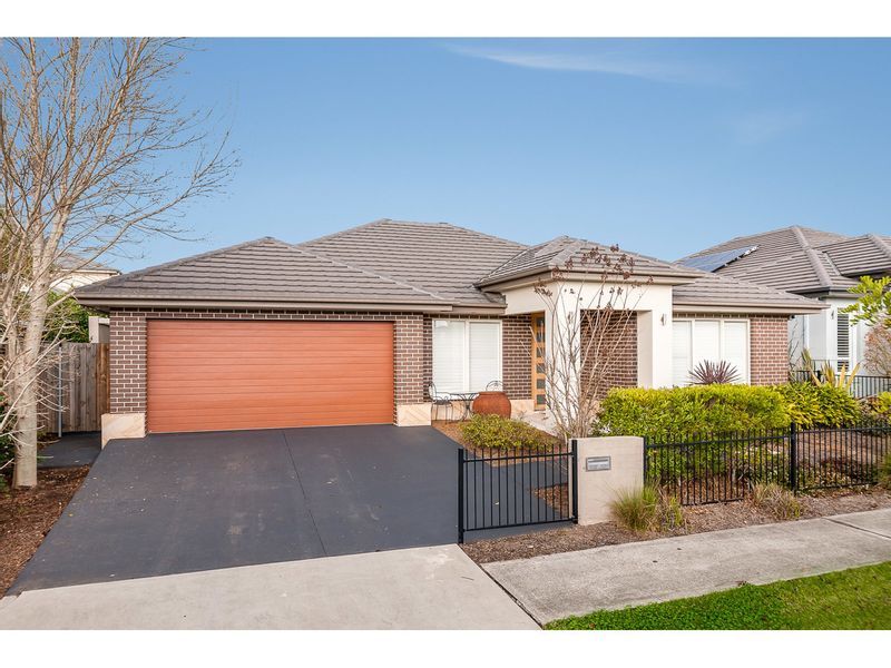 4 bedrooms House in 31 Moffat Street ORAN PARK NSW, 2570