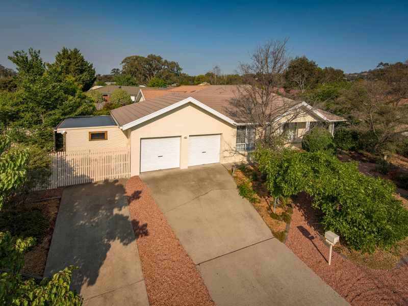 2 Stromlo Place, Jerrabomberra NSW 2619