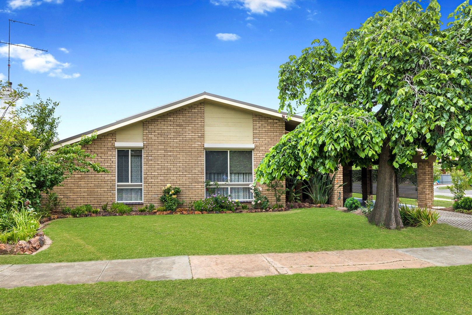 21 Armstrong Street, Charlton VIC 3525, Image 0