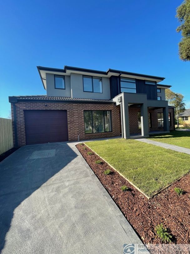 4 bedrooms Townhouse in 1/10 Betula Street DOVETON VIC, 3177