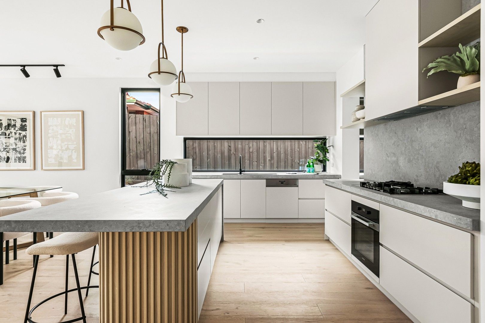 4 bedrooms House in 1/72 Lloyd St STRATHMORE VIC, 3041