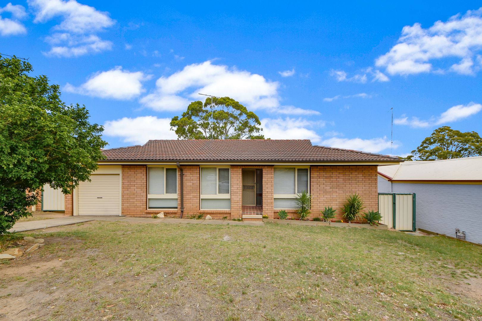 33 Aminya Crescent, Bradbury NSW 2560, Image 1