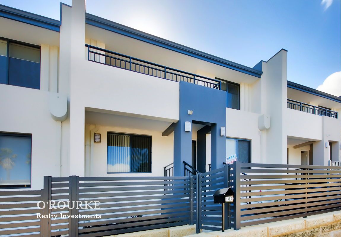 3 bedrooms Townhouse in 18a Pearl Parade SCARBOROUGH WA, 6019