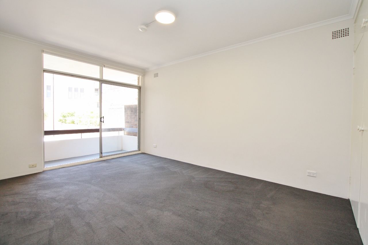 Apartment / Unit / Flat in 2/529 Old South Head Rd, ROSE BAY NSW, 2029