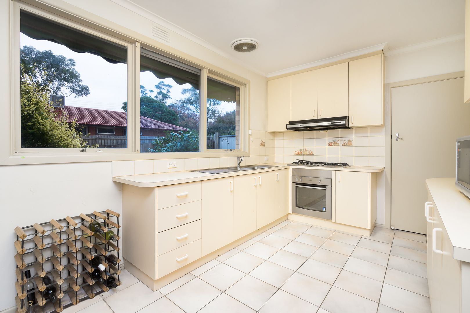 1/8 Forster Street, Mitcham VIC 3132, Image 2