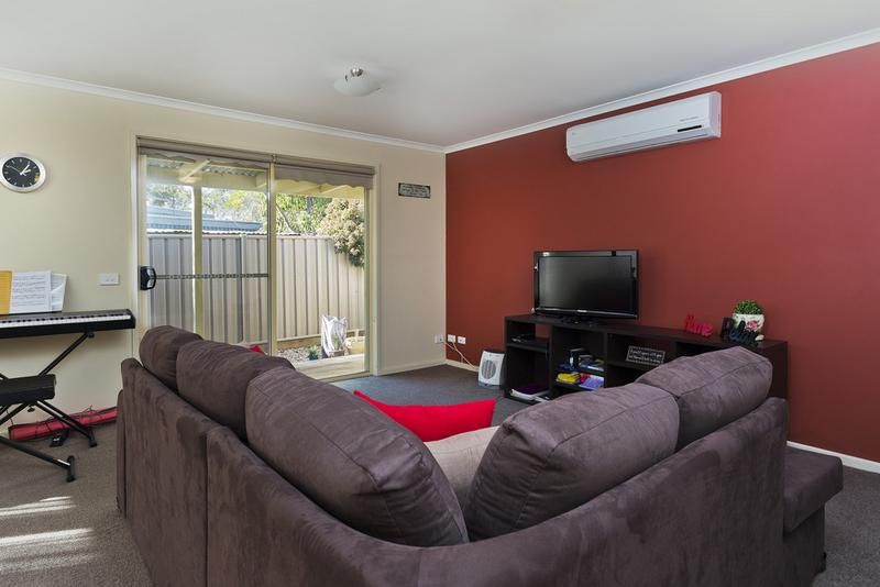 2/17 Inglewood Street, GOLDEN SQUARE VIC 3555, Image 2