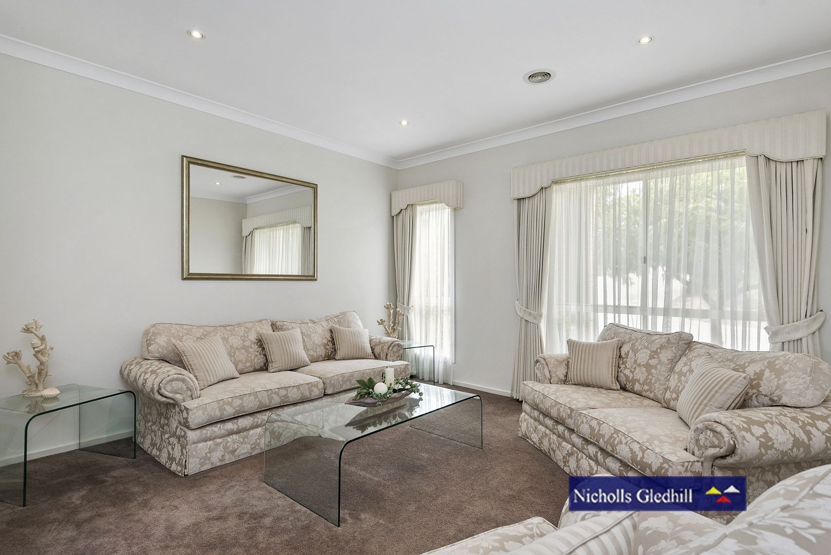 19 Manuscript Drive, Endeavour Hills VIC 3802, Image 2