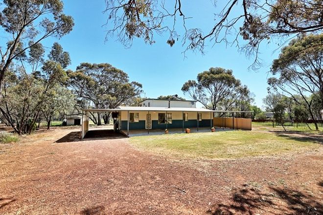 Picture of 33 Russell St, CUBALLING WA 6311