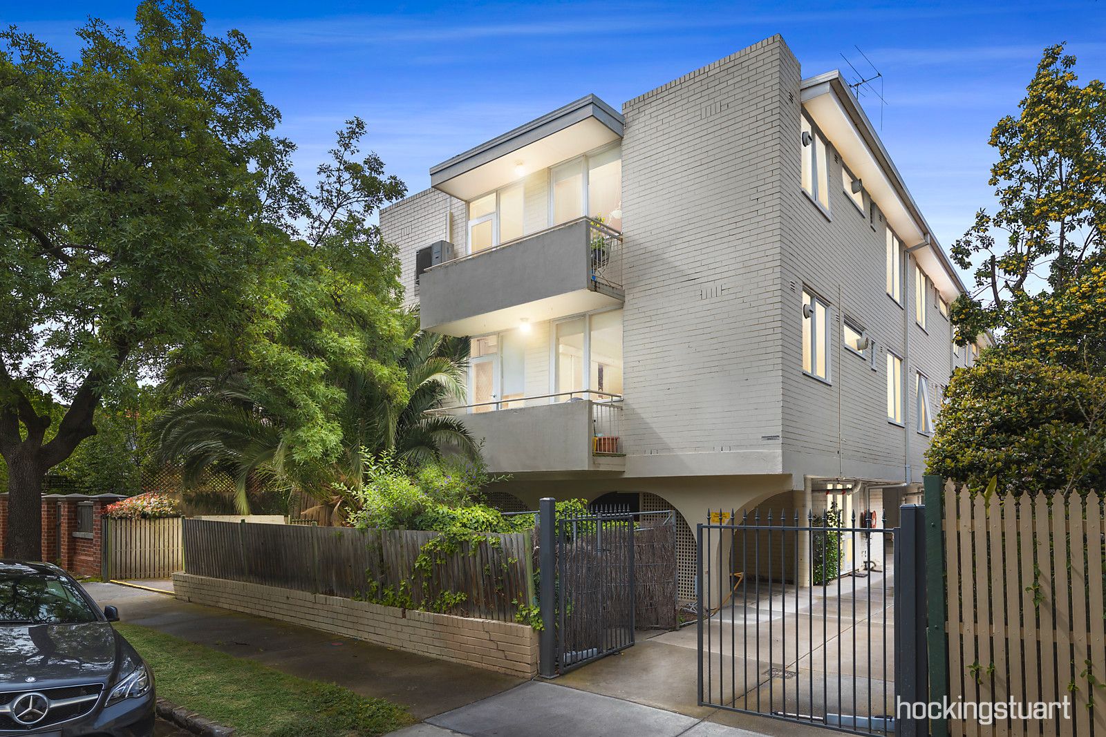 2 bedrooms Apartment / Unit / Flat in 3/19 Avoca Avenue ELWOOD VIC, 3184