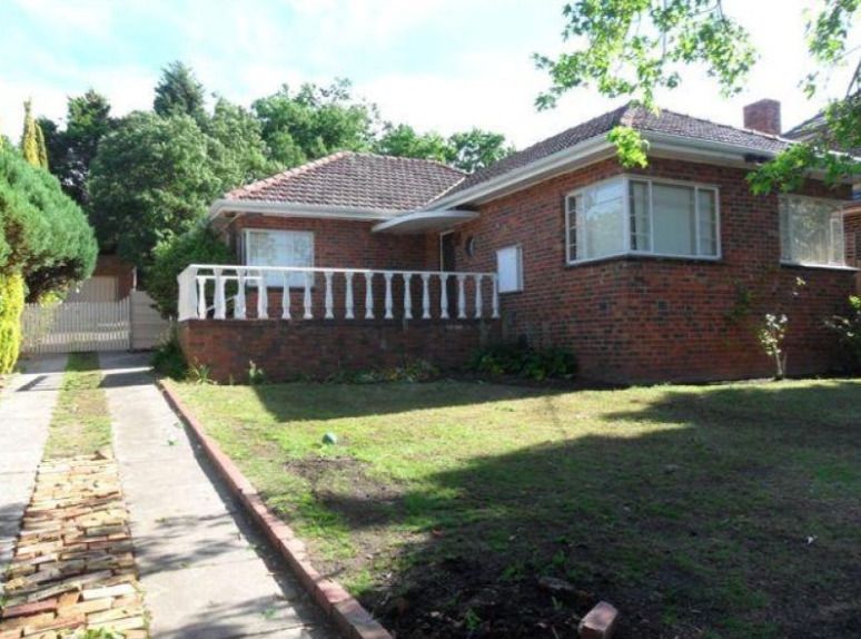 3 bedrooms House in 600 Waverley Road GLEN WAVERLEY VIC, 3150