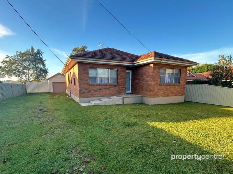 3 bedrooms House in 100 Nepean Avenue PENRITH NSW, 2750