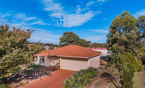 8 O'meara Drive, Burekup WA 6227