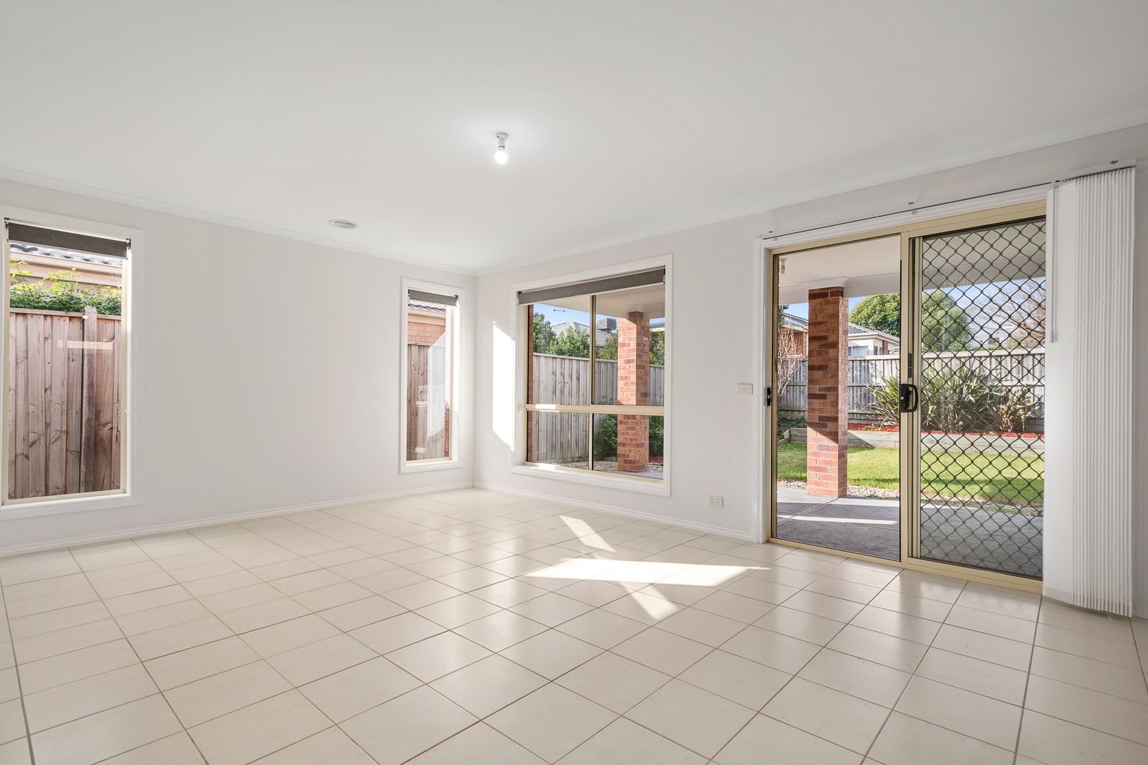 6 Garden Road, Doreen VIC 3754, Image 2