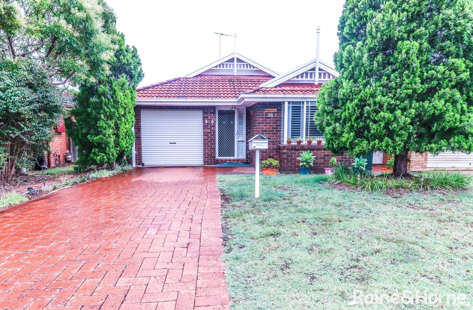 38 Lyndhurst Court, Wattle Grove NSW 2173