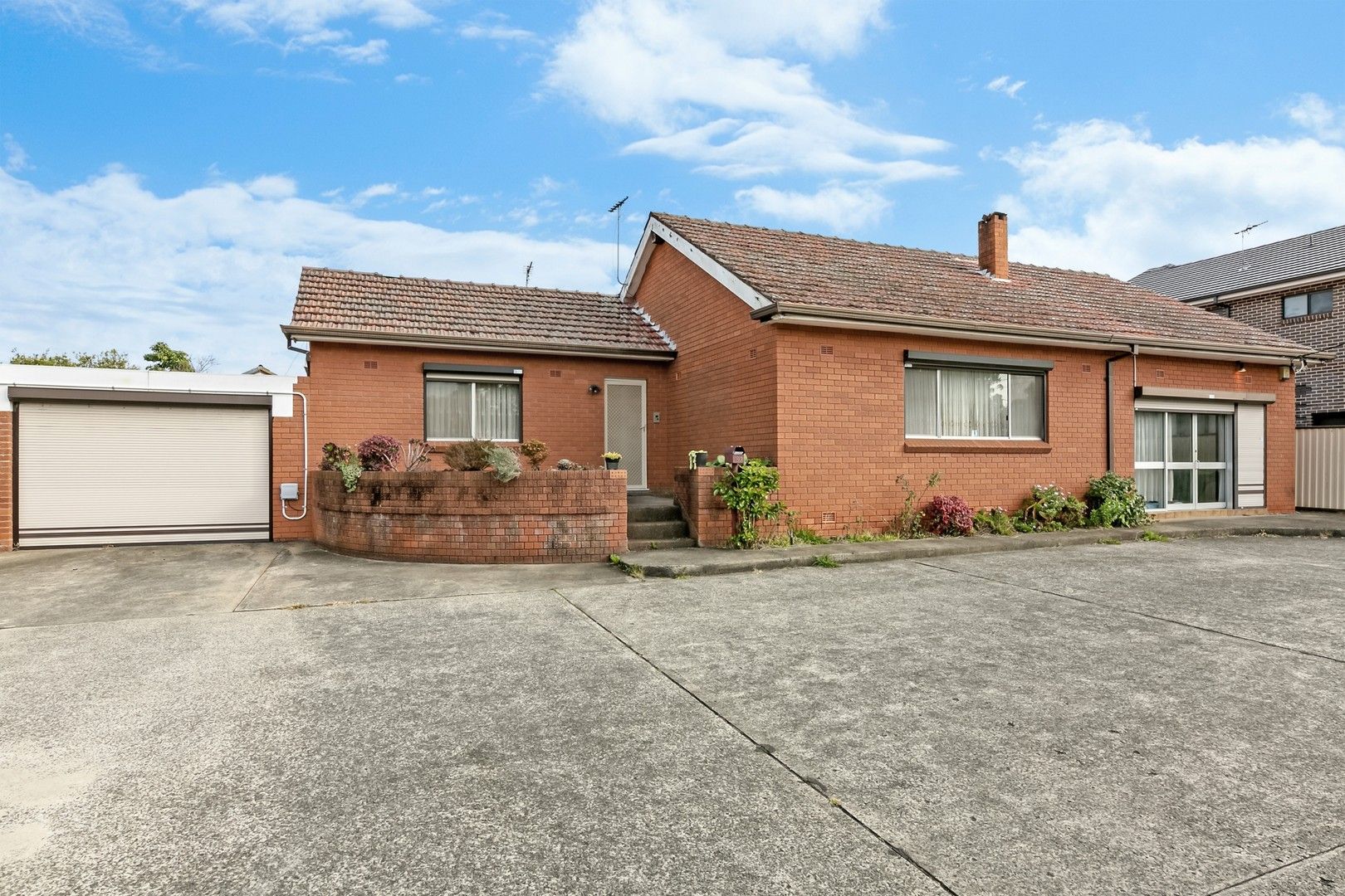 3 bedrooms House in 102 Centenary Rd SOUTH WENTWORTHVILLE NSW, 2145