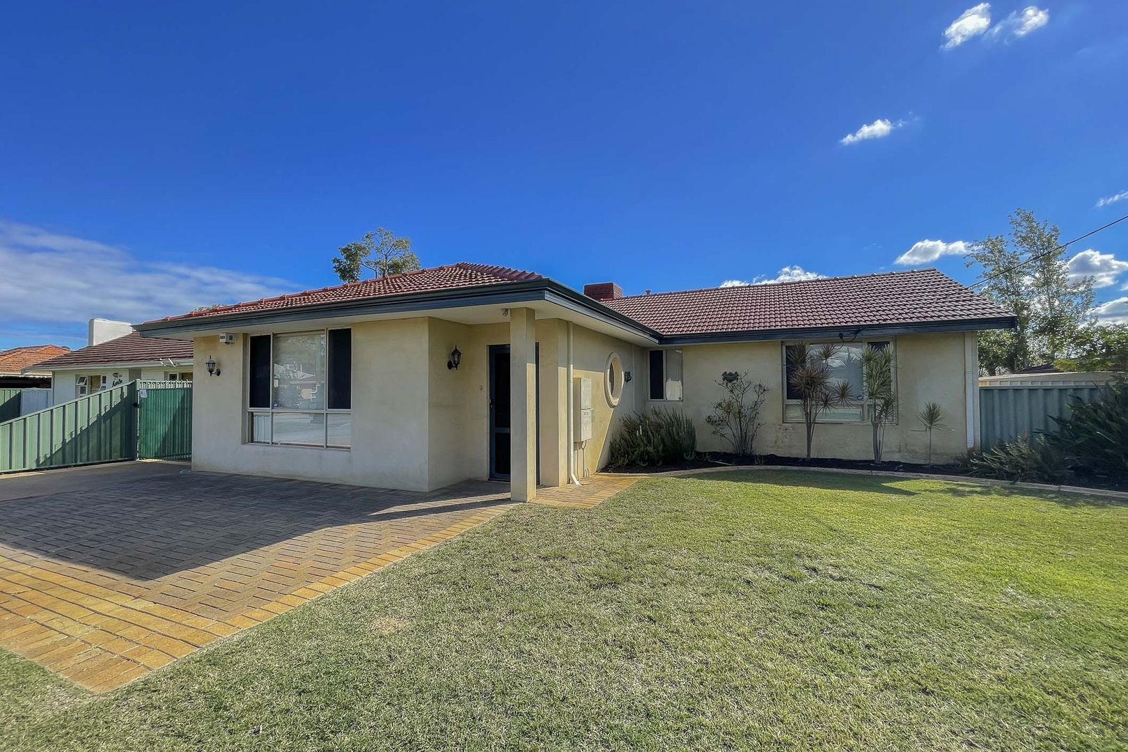 3 bedrooms House in 163 Keane Street CLOVERDALE WA, 6105