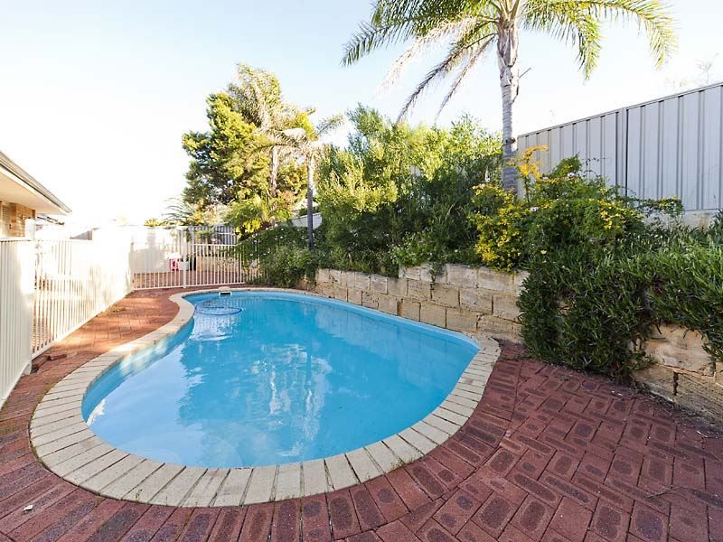 4 bedrooms House in 11 Parker Place WINTHROP WA, 6150