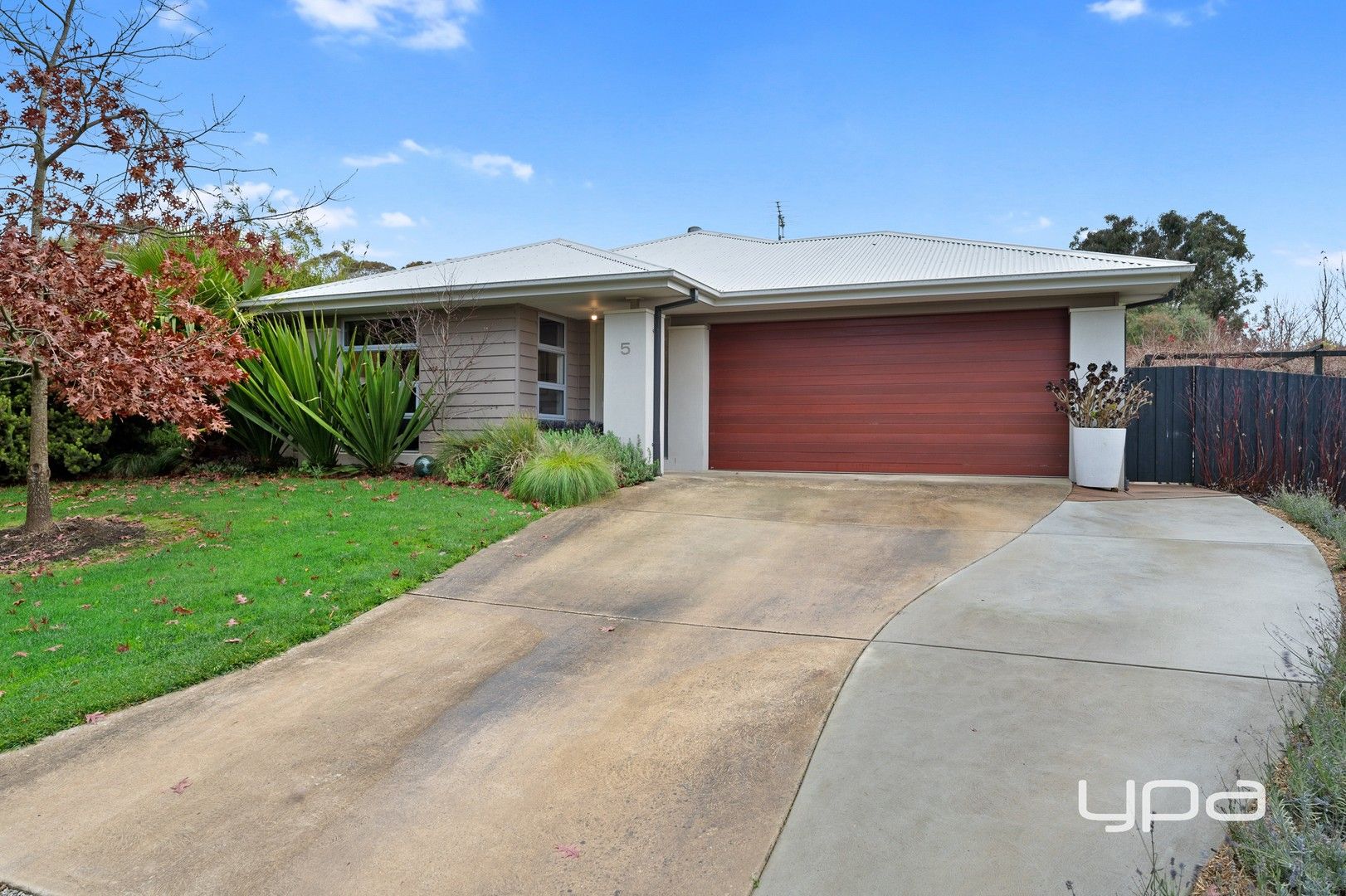 4 bedrooms House in 5 Cartons Road GORDON VIC, 3345