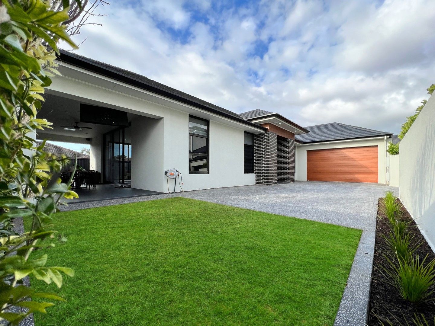 4 bedrooms House in 49 Dumfries Avenue SEATON SA, 5023