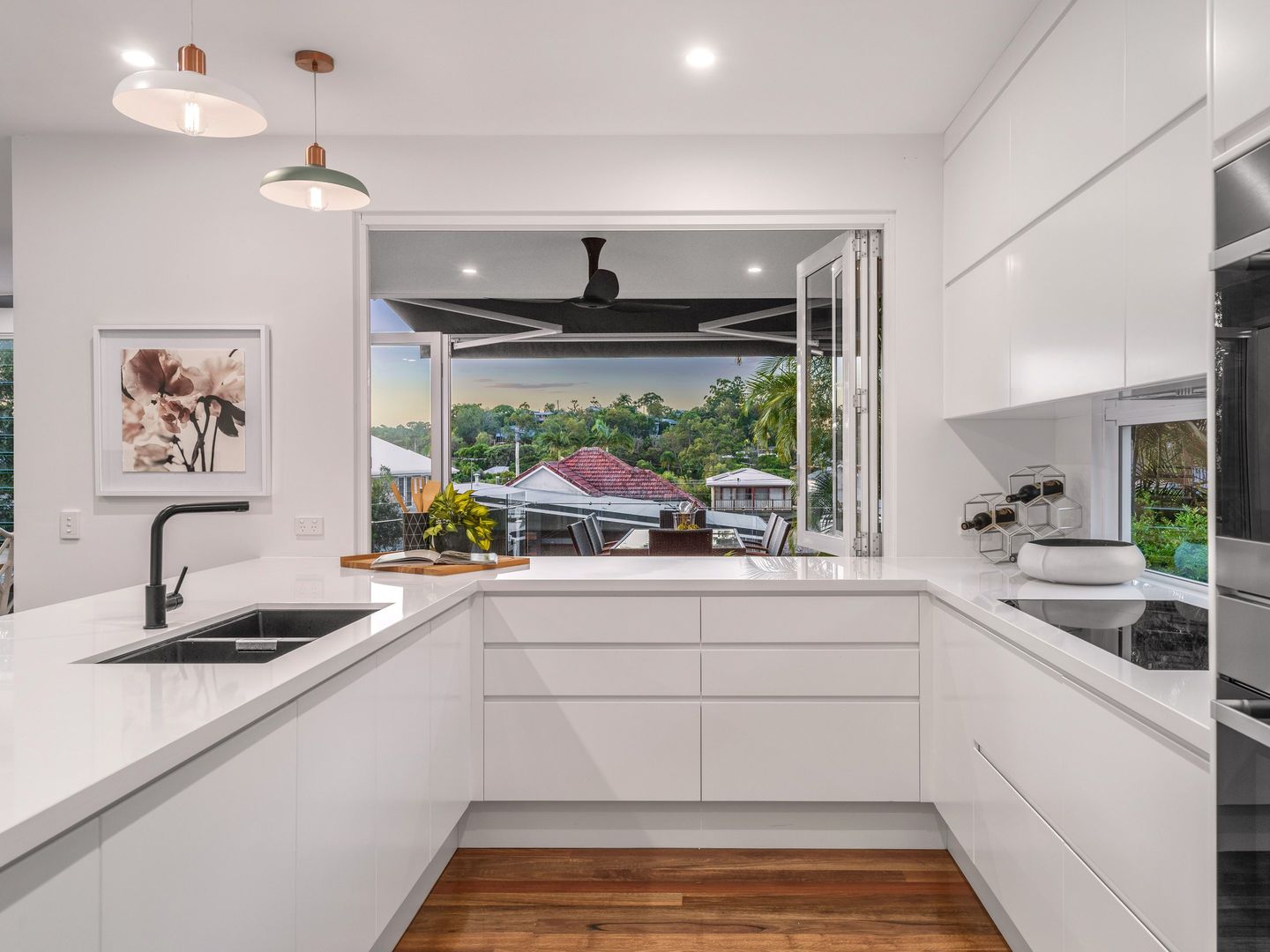 72 Morehead Avenue, Norman Park QLD 4170, Image 2