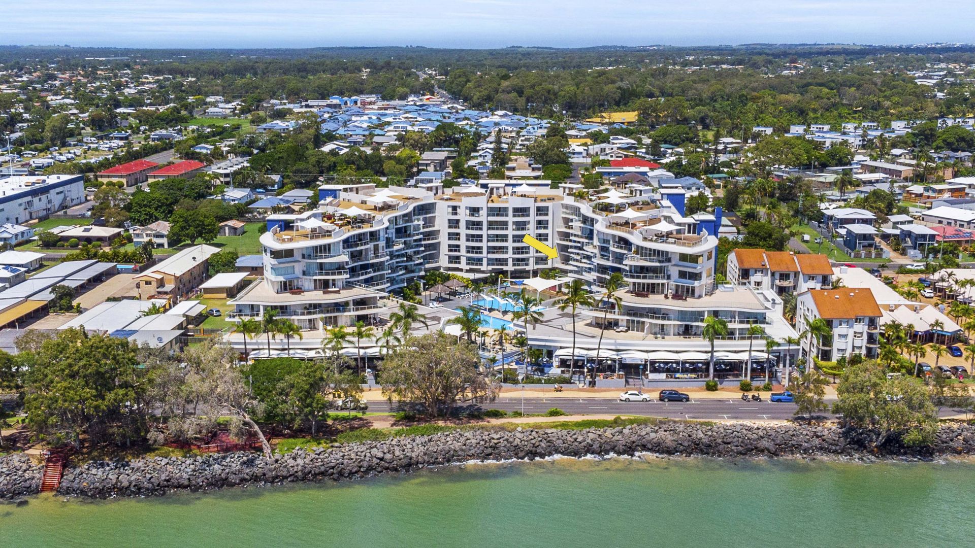 117-569-charlton-esplanade-urangan-qld-4655-domain