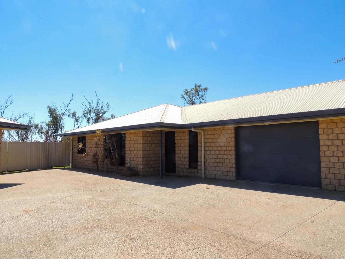 2/76 Lambert Drive, Moranbah QLD 4744, Image 0