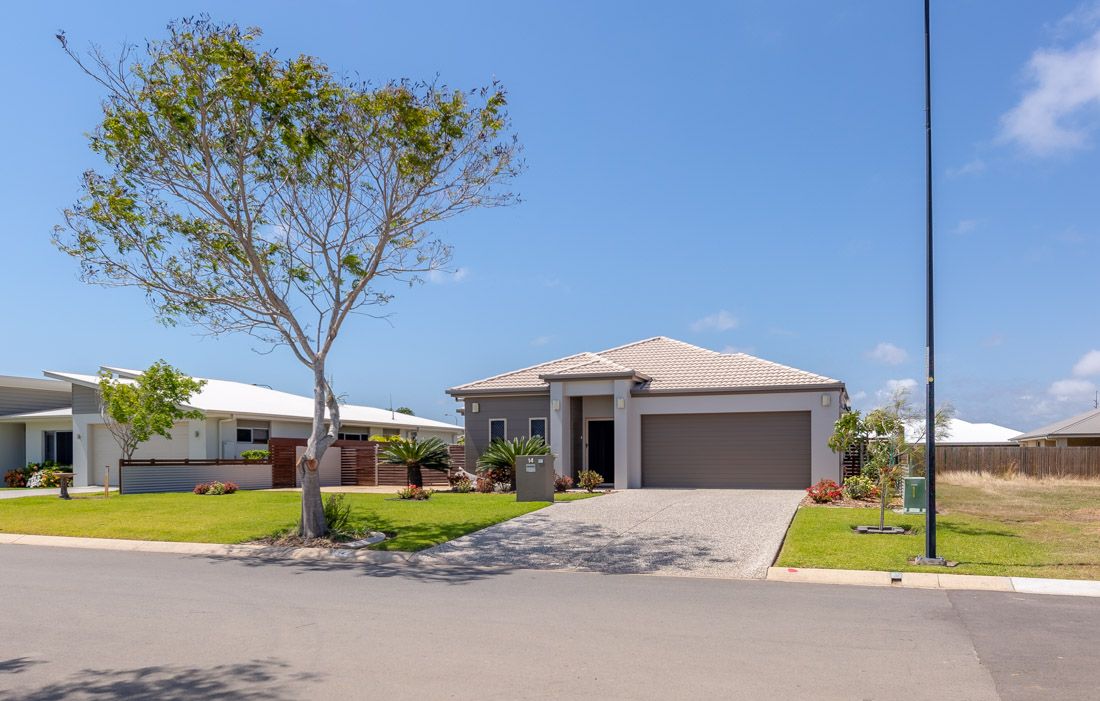 14 Oceanblue Boulevard, Pialba QLD 4655, Image 0