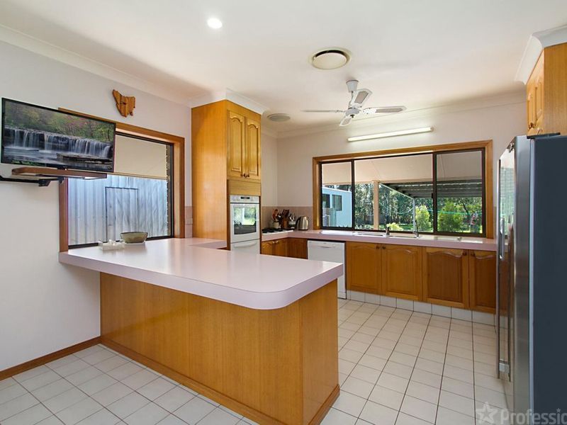 34 Larch Street, Tallebudgera QLD 4228, Image 2