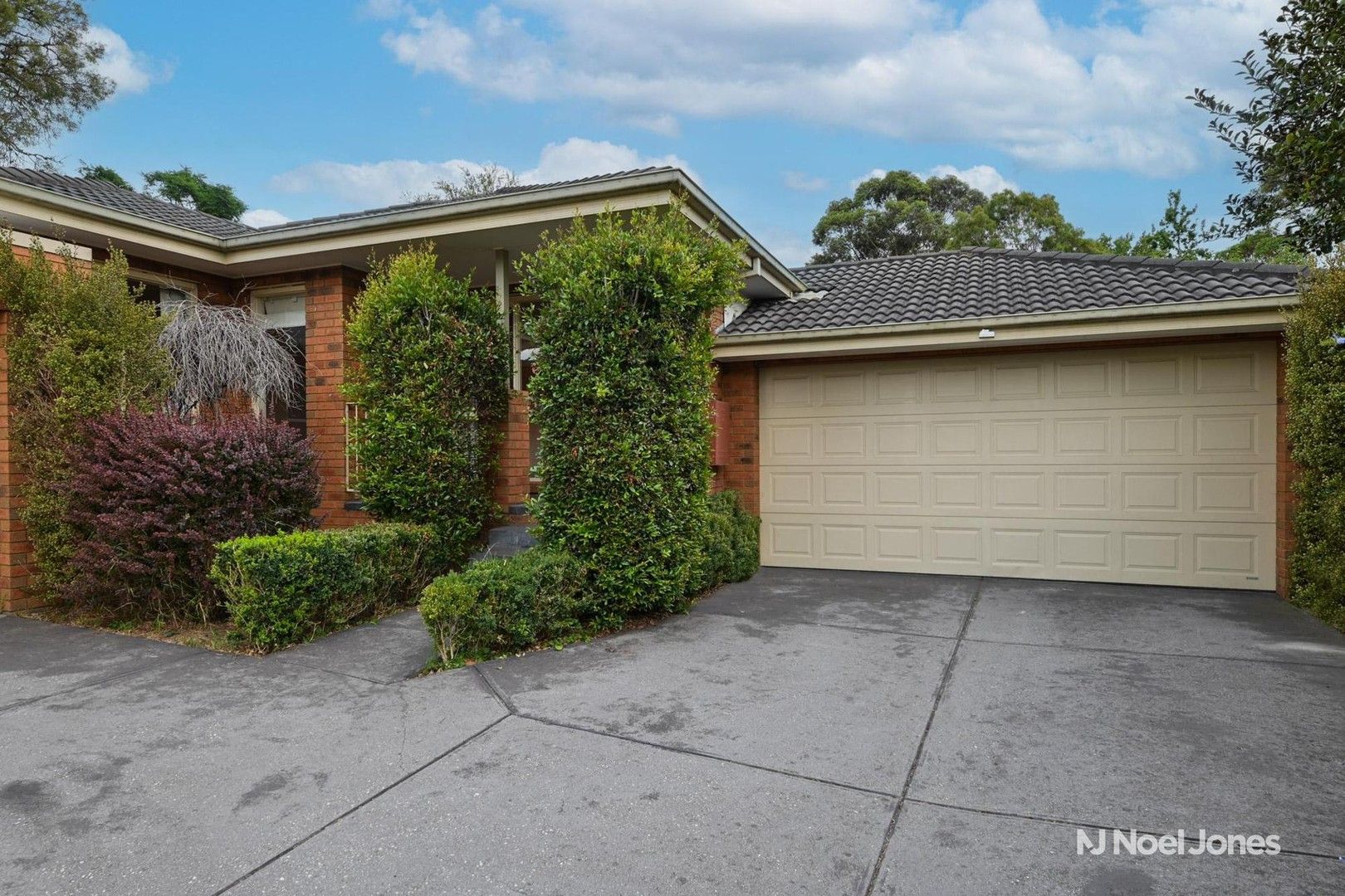 3 bedrooms Apartment / Unit / Flat in 2/10 Victoria Street RINGWOOD EAST VIC, 3135