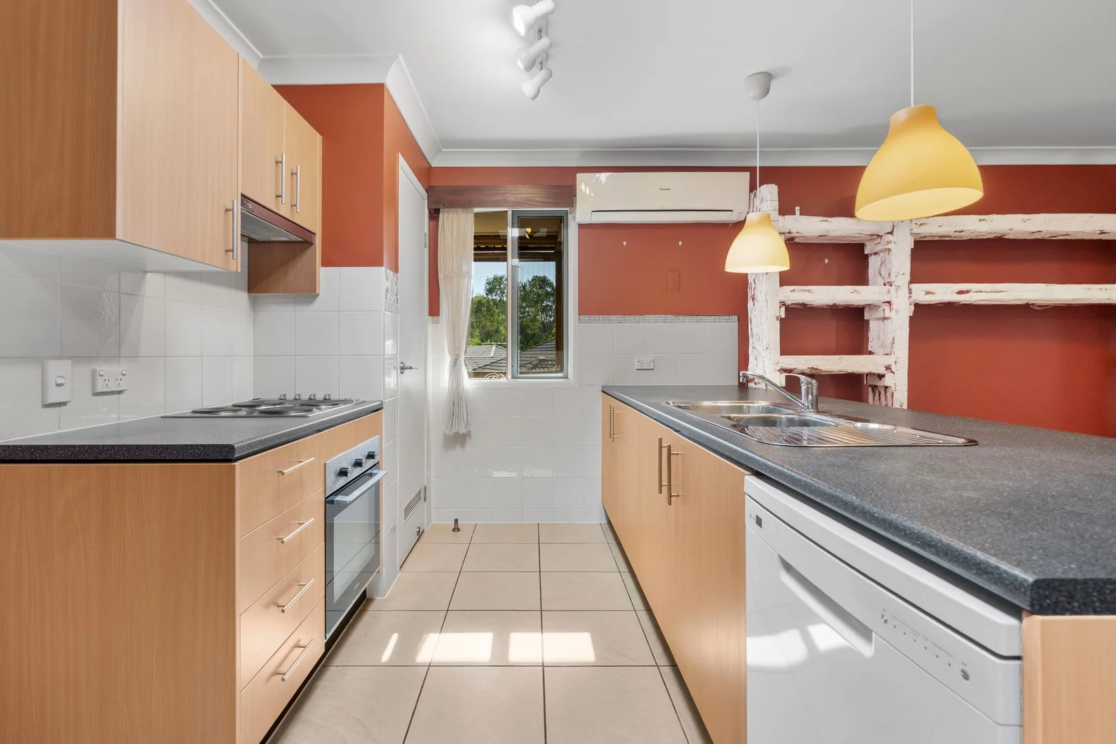 Additional image 2 of 5 Vernon Place, Edens Landing QLD 4207