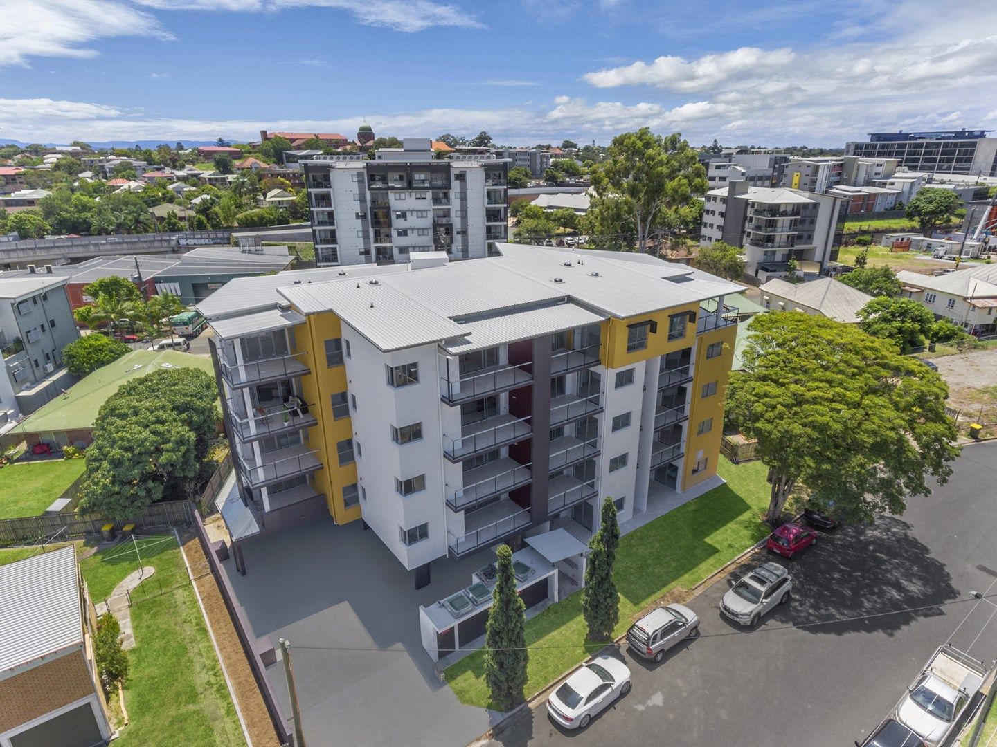 2 bedrooms Apartment / Unit / Flat in 1/2-4 Amisfield Avenue NUNDAH QLD, 4012