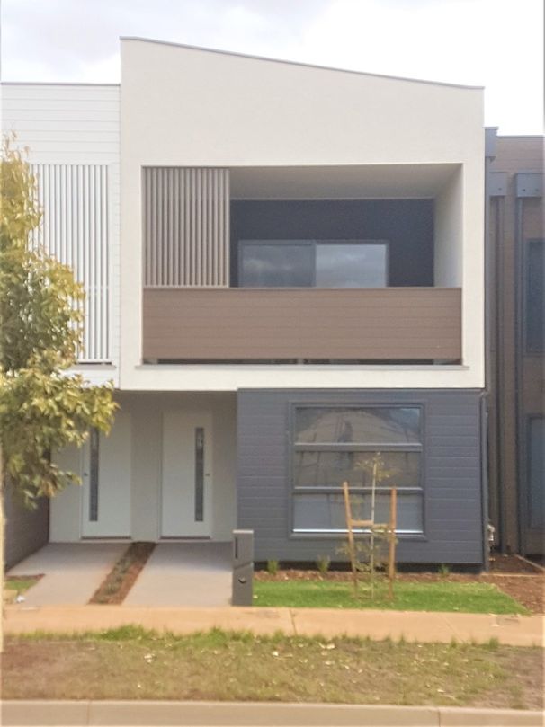 3 bedrooms Townhouse in 356 Bridge Road STRATHTULLOH VIC, 3338