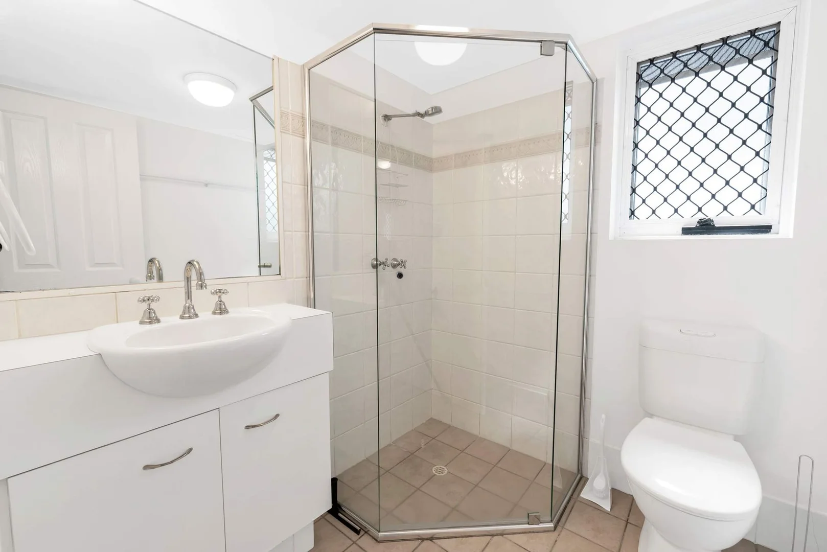 Additional image 10 of 1/96-98 Stanhill Drive, Surfers Paradise QLD 4217