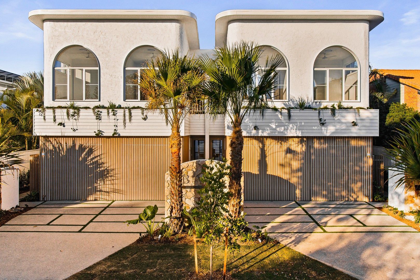 4 bedrooms Villa in 2/41 Avanti Street MERMAID WATERS QLD, 4218