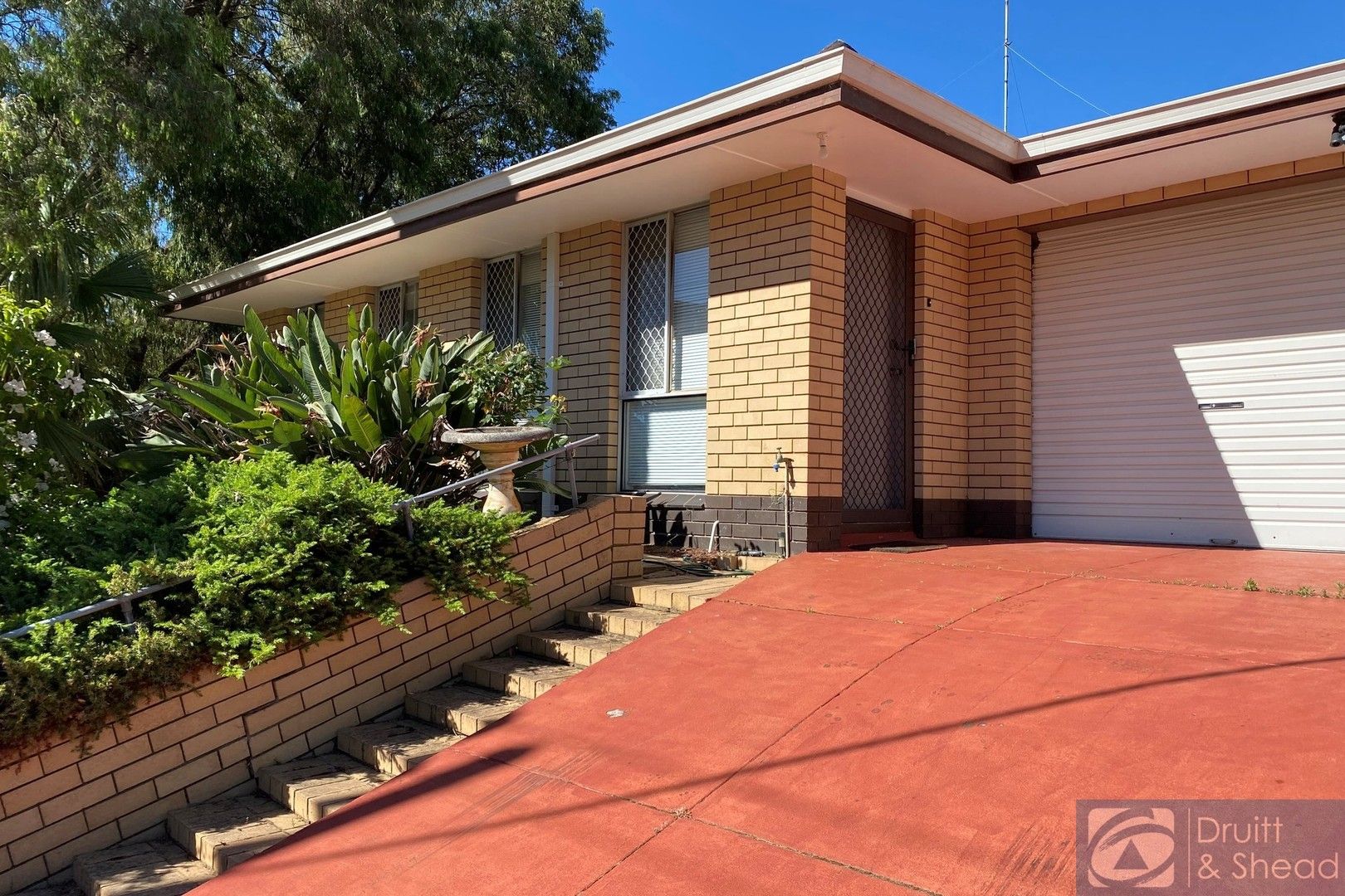 3 bedrooms House in 55 Milverton Avenue KARRINYUP WA, 6018