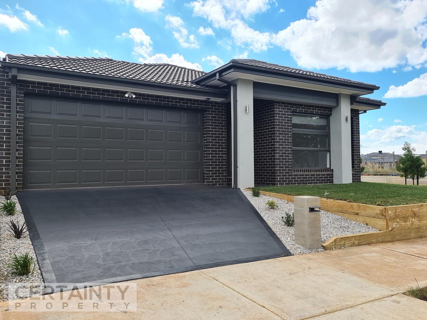 4 bedrooms House in 9 Bristol Street STRATHTULLOH VIC, 3338