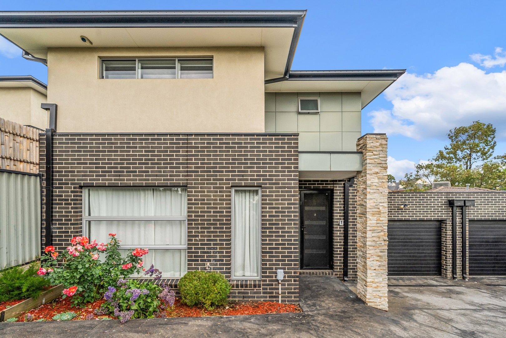 2 bedrooms Townhouse in 3/31 Devon Road PASCOE VALE VIC, 3044